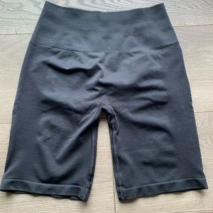 Alphalete amplify biker short
